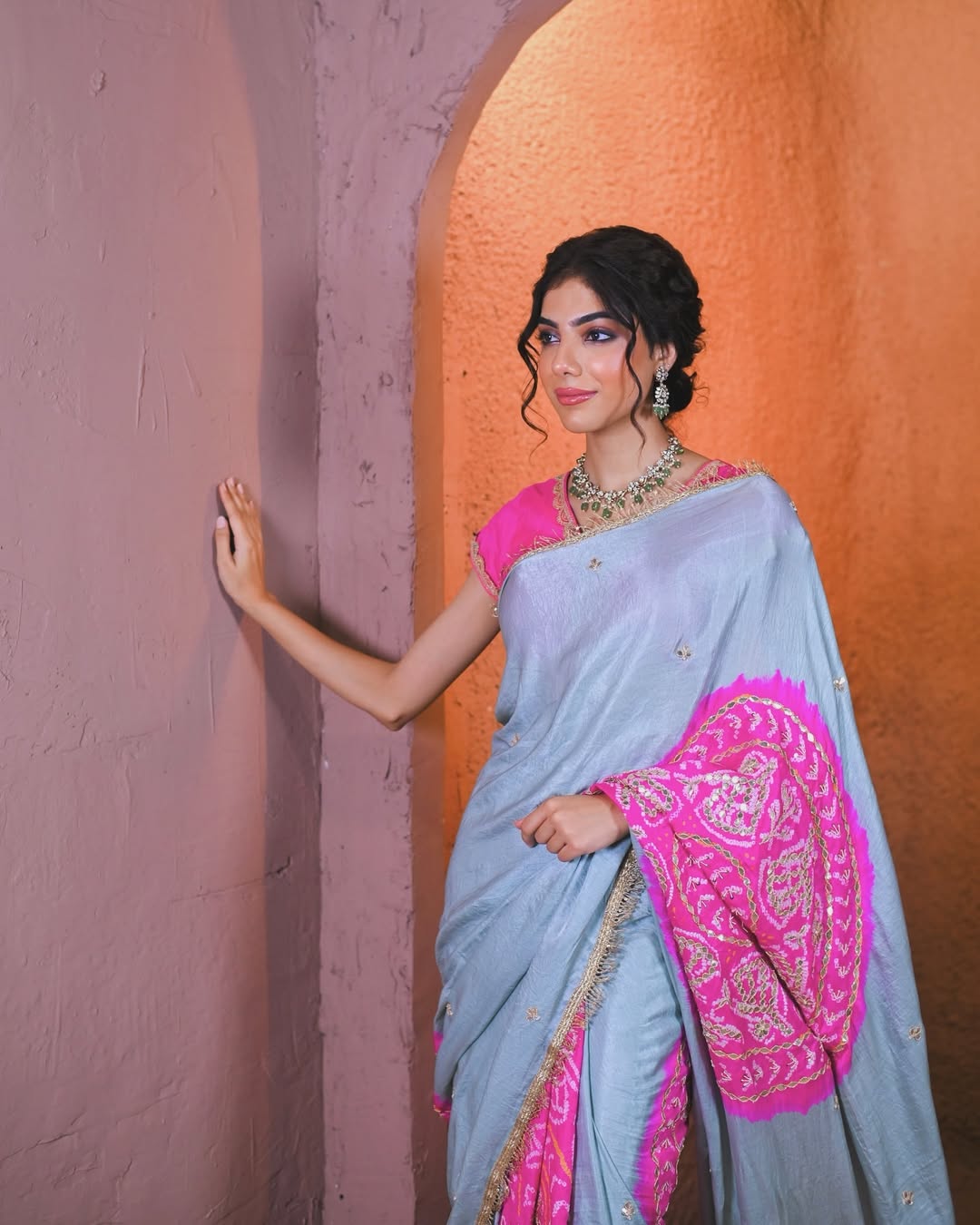 HANDCRAFTED BANDHANI SILK SARI- GREY & PINK