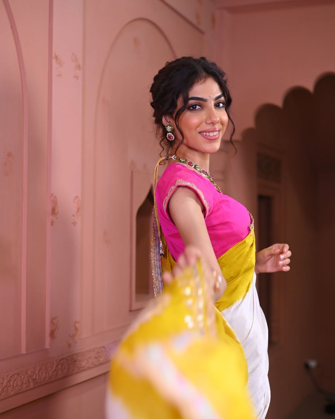 HANDCRAFTED BANDHANI SILK SARI- WHITE & PINK