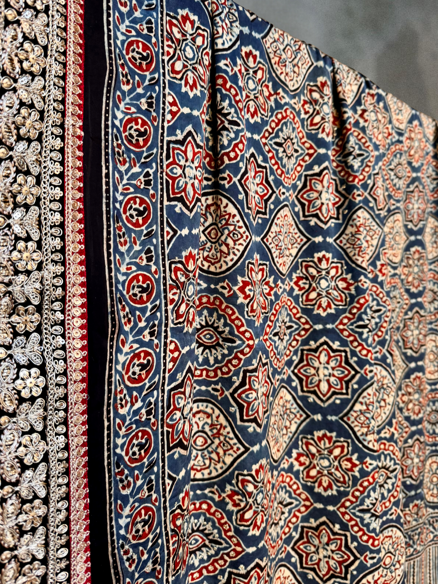AJRAKH MUKAISH DUPATTA