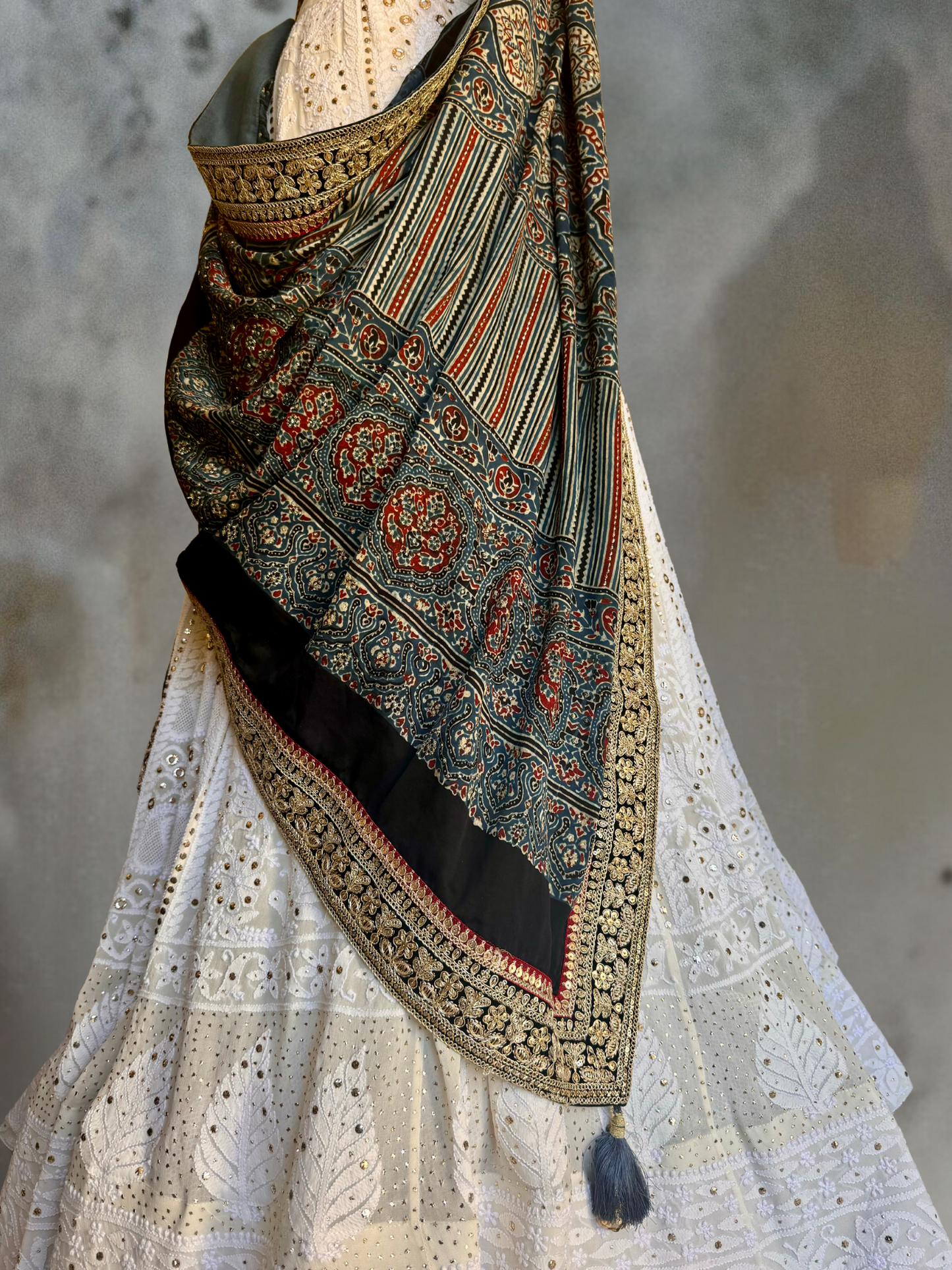 AJRAKH MUKAISH DUPATTA