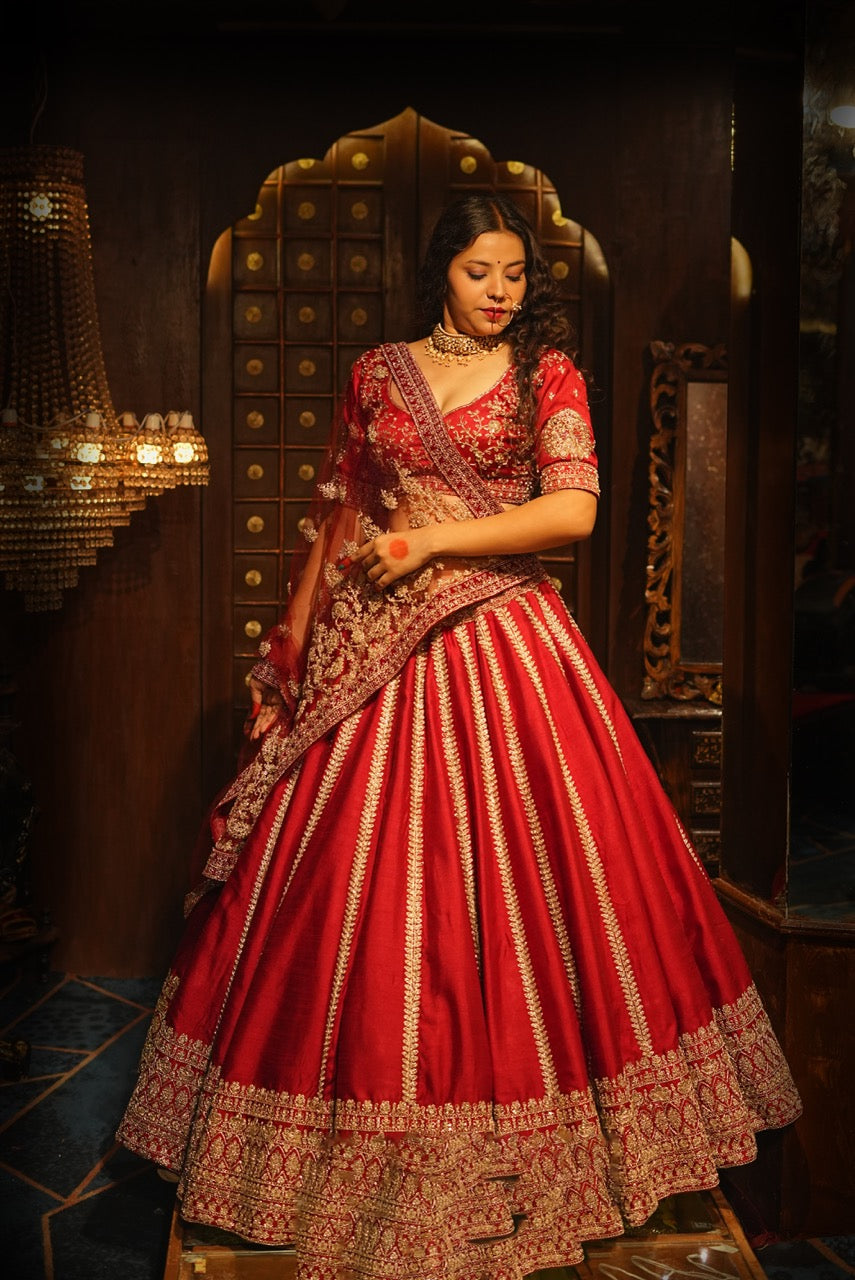 PAISLEY HALF BORDER LINE SILK LEHENGA