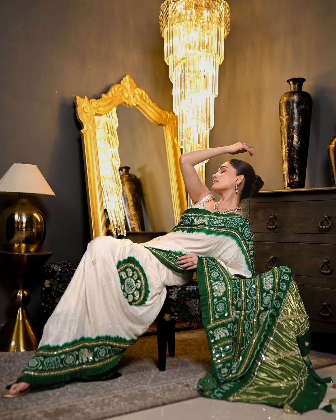 HANDCRAFTED BANDHANI SILK SARI- WHITE & GREEN